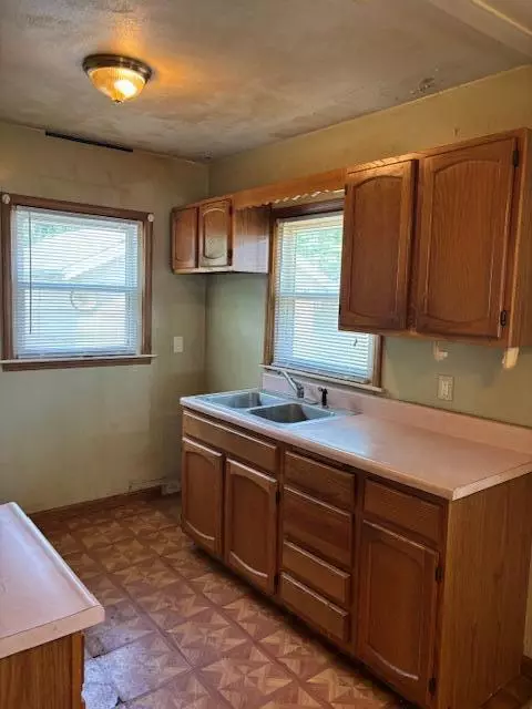 Kitchen - 408 Hill, Buchanan, MI 49107 photo 1 of 2