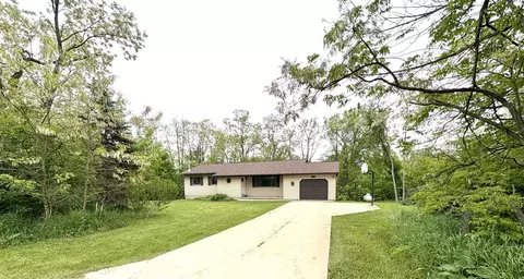 2122 Houser, Holly, MI 48442