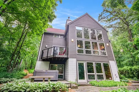 13663 Waterloo, Chelsea, MI 48118