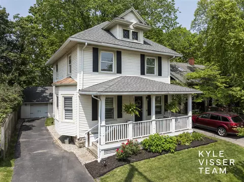 351 Gladstone, Grand Rapids, MI 49506