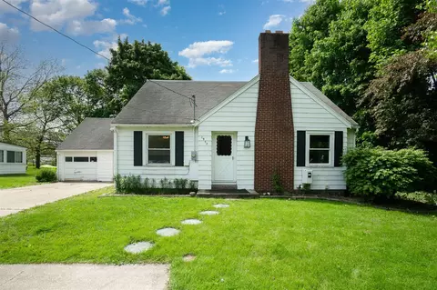2958 E Stewart, Midland, MI 48640