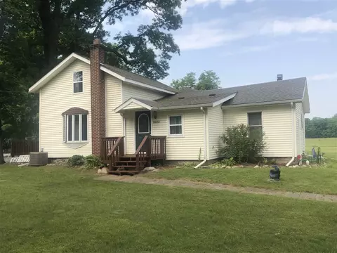 10233 N 10th, Plainwell, MI 49080