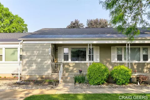 1061 Village #235, Jenison, MI 49428