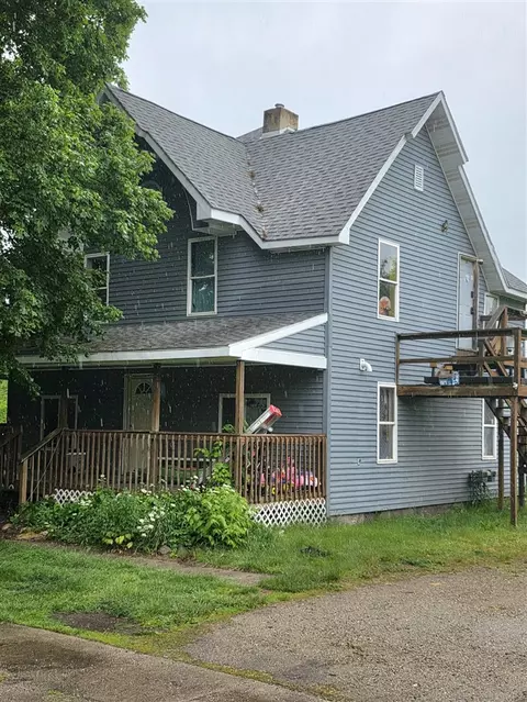 122 John, Lyons, MI 48851