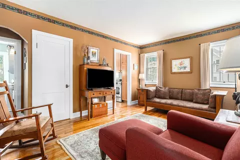 Living - 338 N Eagle, Marshall, MI 49068 photo 1 of 3