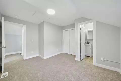 Entry Way - 911 E Ganson, Jackson, MI 49201 photo 4 of 4