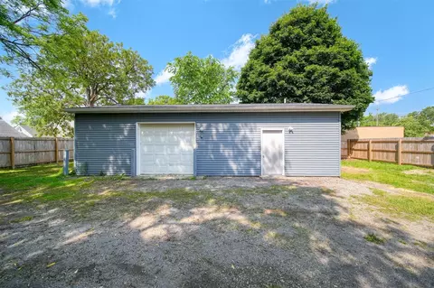 Exterior - 911 E Ganson, Jackson, MI 49201 photo 2 of 5