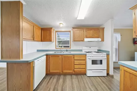 Kitchen - 948 Savannah Riv, Adrian, MI 49221 photo 1 of 2