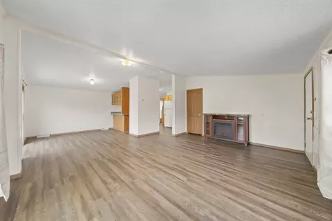 Living - 948 Savannah Riv, Adrian, MI 49221 photo 2 of 5