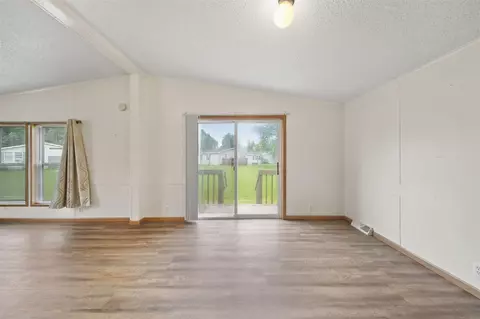 Living - 948 Savannah Riv, Adrian, MI 49221 photo 5 of 5