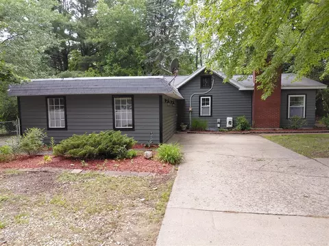72 6 Mile, Comstock Park, MI 49321