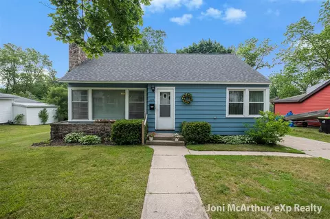 803 W Cass, Greenville, MI 48838