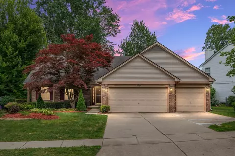 7798 Lake Crst, Ypsilanti, MI 48197