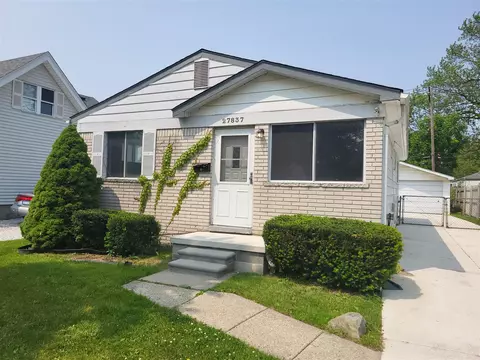 27837 Kaufman, Roseville, MI 48066