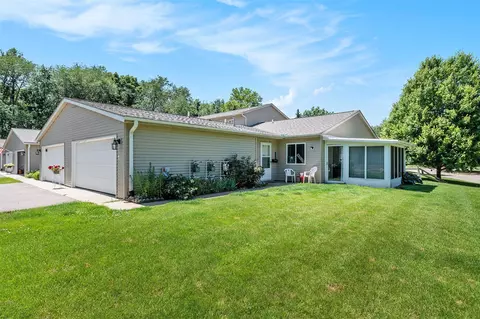 1077 Wedgewood, Plainwell, MI 49080