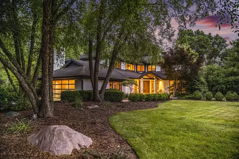 2002 Valleyview, Ann Arbor, MI 48105