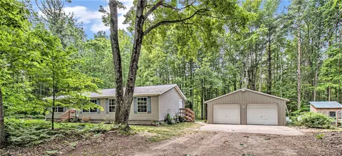 5833 W Mavis, Ludington, MI 49431