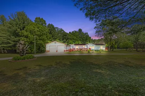 3858 S Chestnut, Newaygo, MI 49337