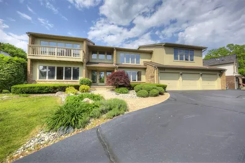 8453 Harbortowne, Clarkston, MI 48348