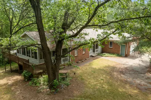 2700 Van Dm, Belmont, MI 49306