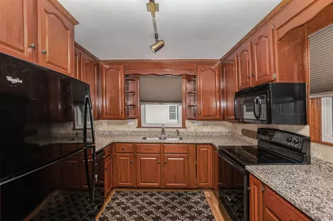 Kitchen - 16 E Pne, Fremont, MI 49412 photo 2 of 4