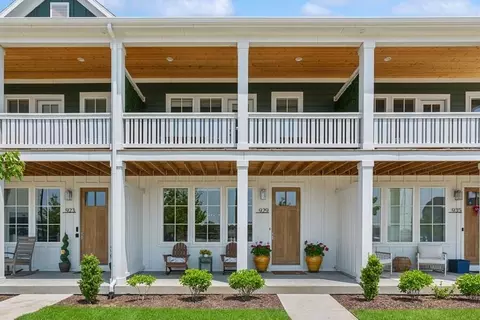 929 Harbor # 27, Saint Joseph, MI 49085