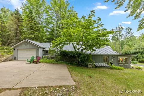 10667 220th, Big Rapids, MI 49307