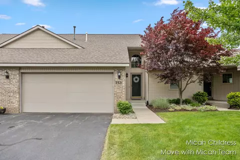 2321 S Highland Vw, Grand Rapids, MI 49506