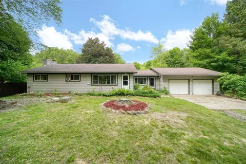 16867 Waterloo, Chelsea, MI 48118
