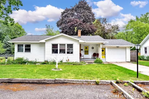 5106 Onsikamme, Montague, MI 49437