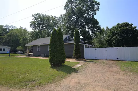 Exterior - 1301 Seventh, Three Rivers, MI 49093 photo 3 of 10