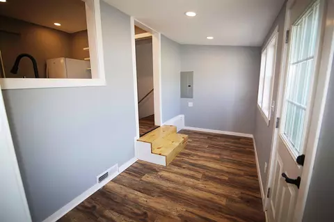 Entry Way - 1301 Seventh, Three Rivers, MI 49093 photo 2 of 3