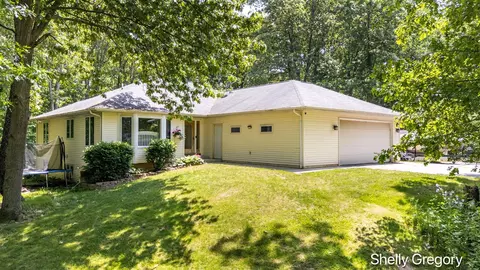 5151 Scotch Mist, Saranac, MI 48881