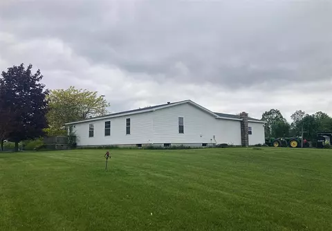 7560 W Washington, Sumner, MI 48889 photo 3