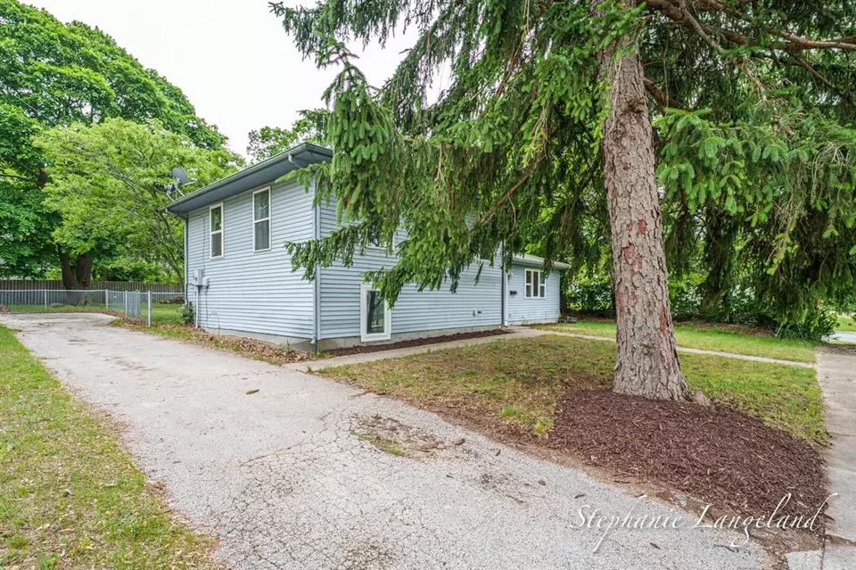Exterior - 348 Yuba, Muskegon, MI 49442 photo 3 of 4