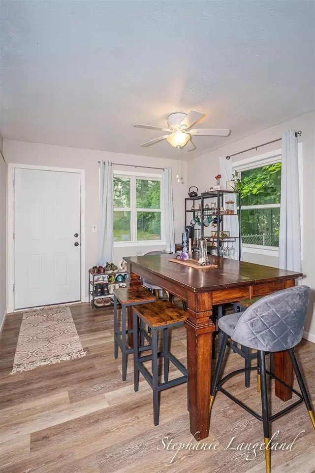 Dining - 348 Yuba, Muskegon, MI 49442 photo 1 of 1