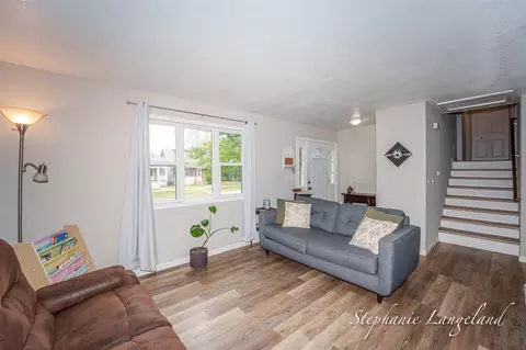 Living - 348 Yuba, Muskegon, MI 49442 photo 1 of 4