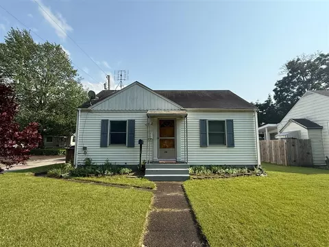 216 Bradley, Dowagiac, MI 49047