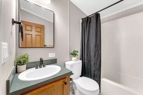 Bath - 6626 Dennison, Plainwell, MI 49080 photo 4 of 4