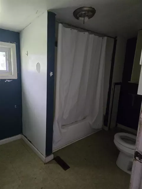 Bath - 219 E Main, Springport, MI 49284 photo 1 of 2