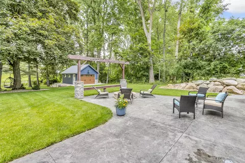 Exterior - 1620 N Dade Dr, Jackson, MI 49203 photo 9 of 19