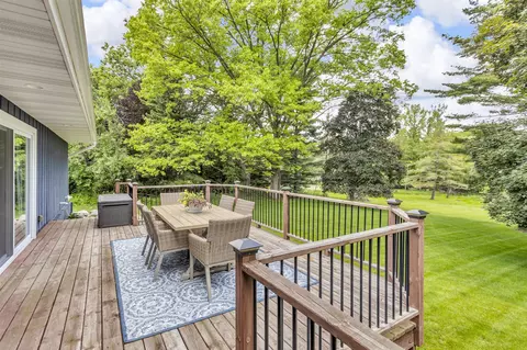 Exterior - 1620 N Dade Dr, Jackson, MI 49203 photo 4 of 19