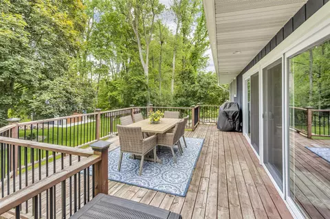 Exterior - 1620 N Dade Dr, Jackson, MI 49203 photo 3 of 19