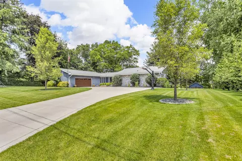 1620 N Dade Dr, Jackson, MI 49203