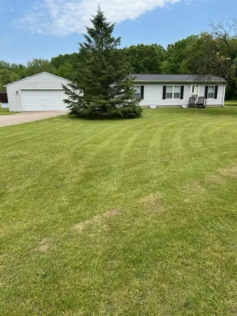 50091 N M-40, Paw Paw, MI 49079
