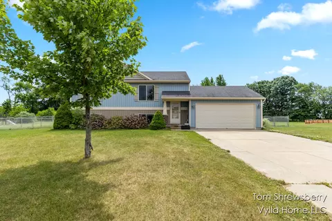 16304 Trent Rdg, Cedar Springs, MI 49319