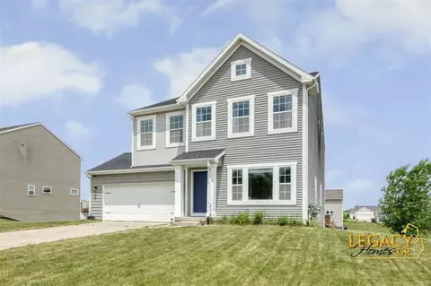 1719 Crescent Pointe, Caledonia, MI 49316