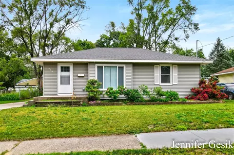 932 Kentfield, Wyoming, MI 49509