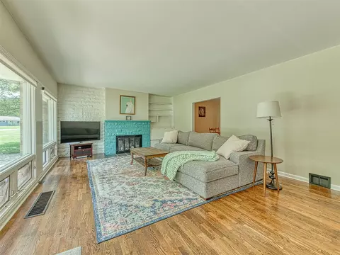 Living - 219 Park, Tecumseh, MI 49286 photo 2 of 4