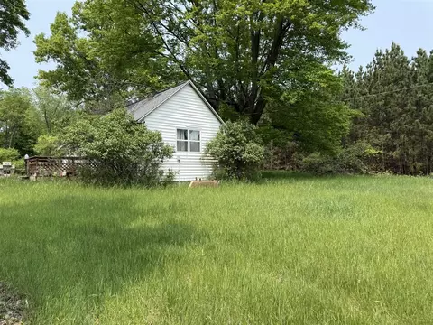 6187 N Oak, White Cloud, MI 49349
